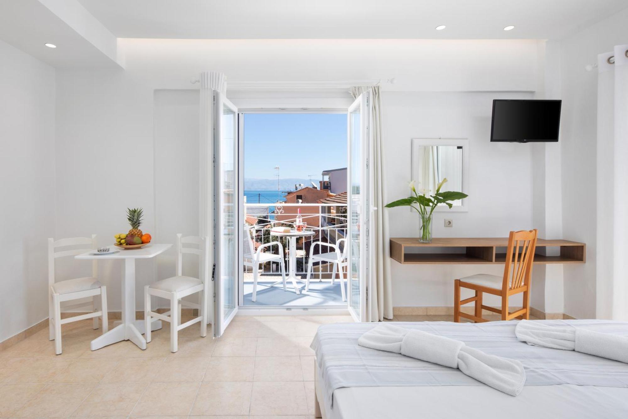 Bella Vista Beach Hotel Benitses  Extérieur photo