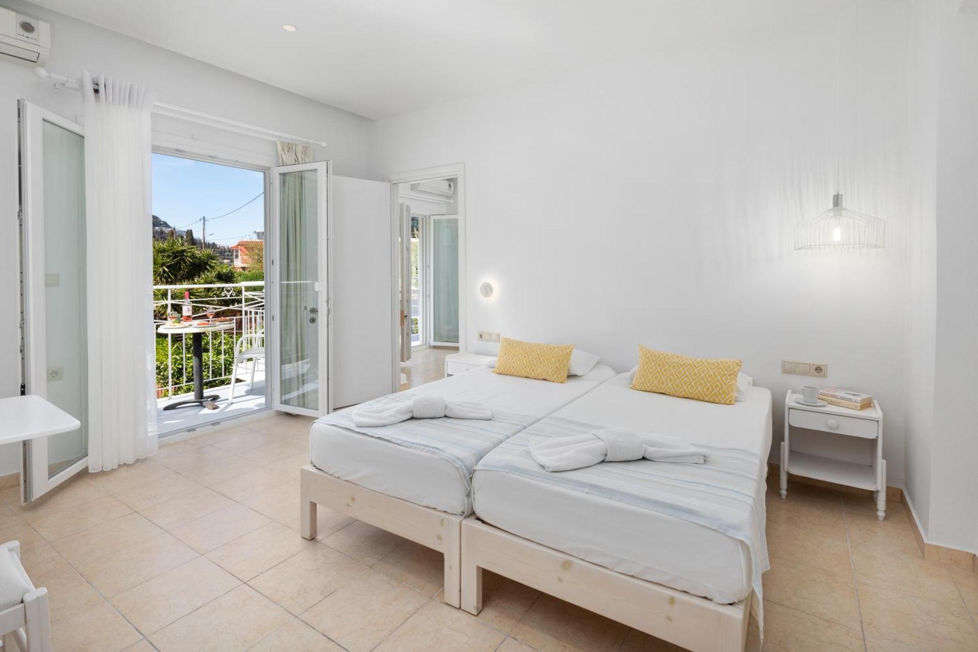 Bella Vista Beach Hotel Benitses  Extérieur photo