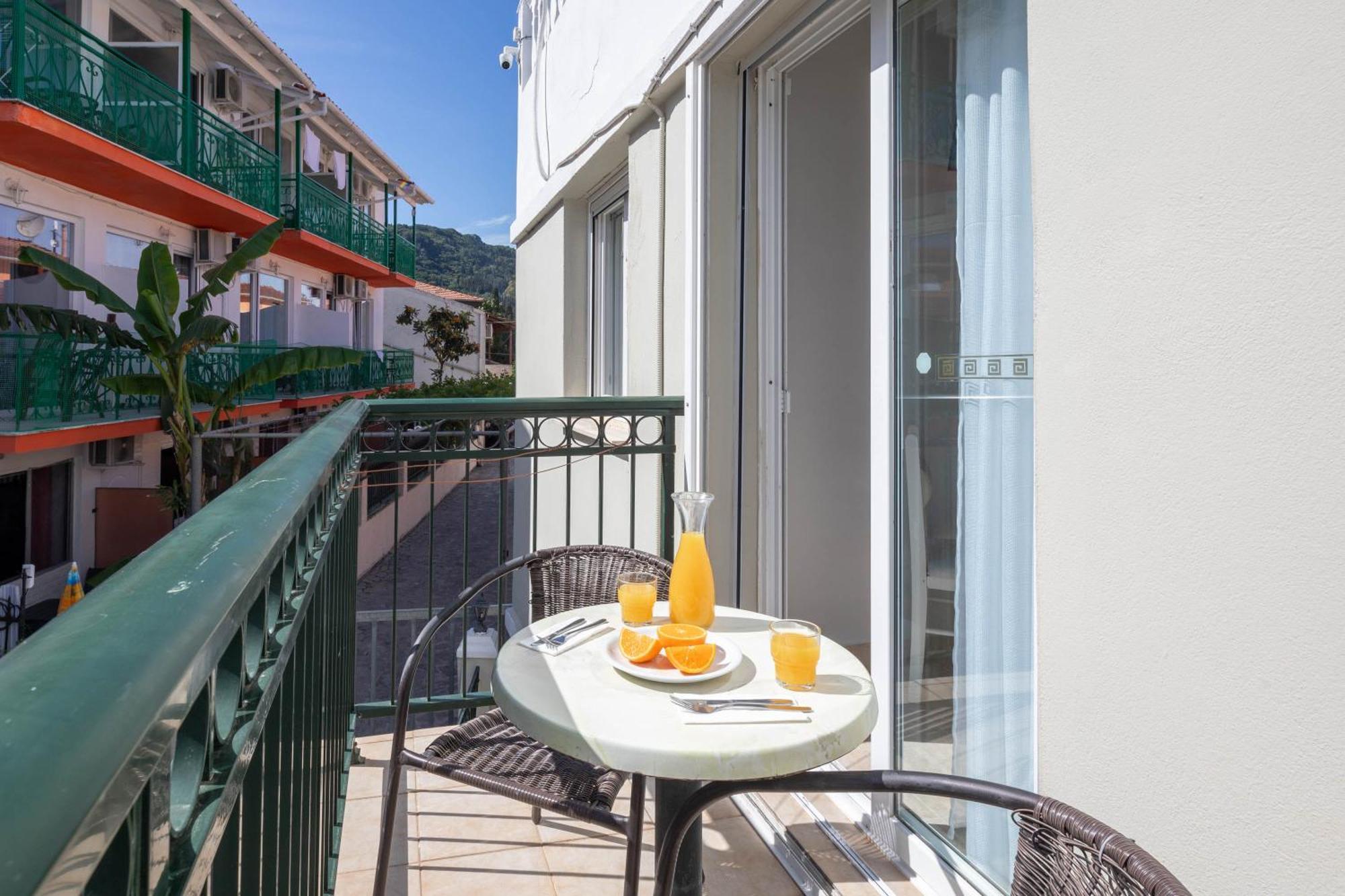 Bella Vista Beach Hotel Benitses  Extérieur photo