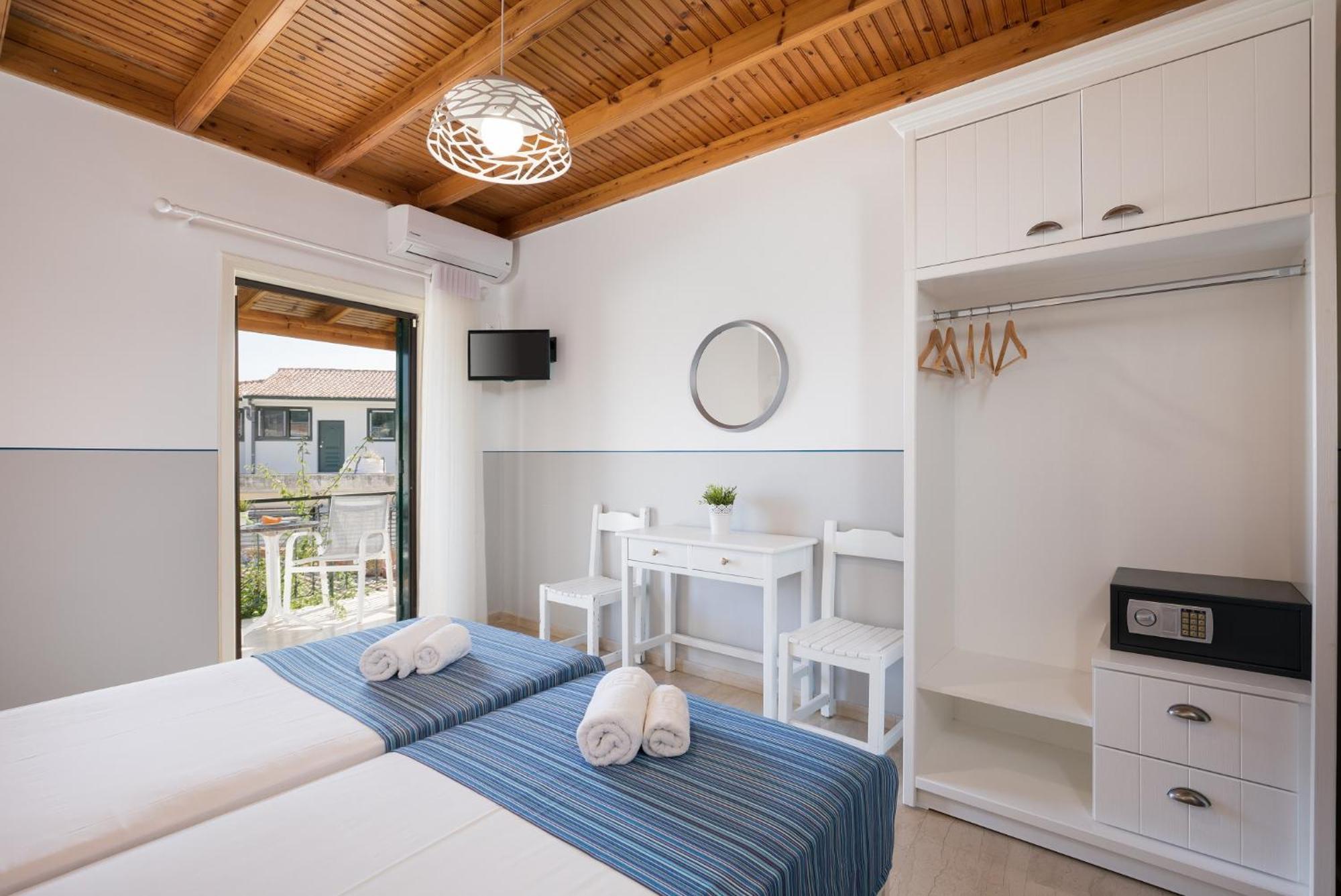 Bella Vista Beach Hotel Benitses  Extérieur photo